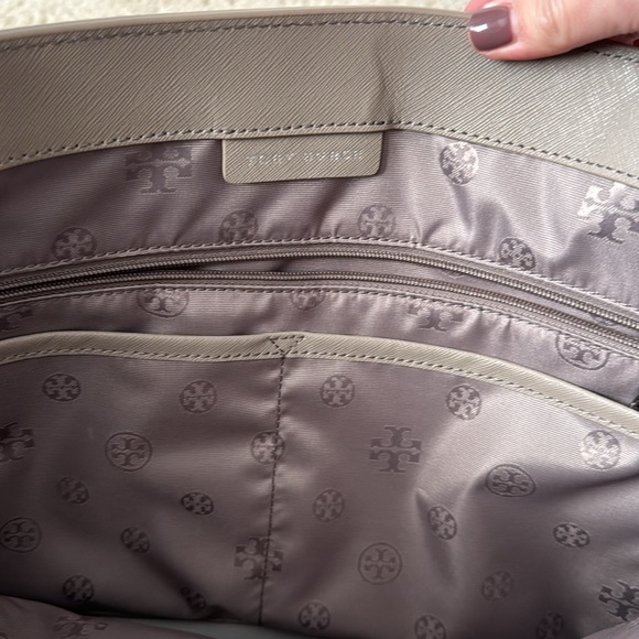 Tory Burch York Tote - Picture 4 of 9